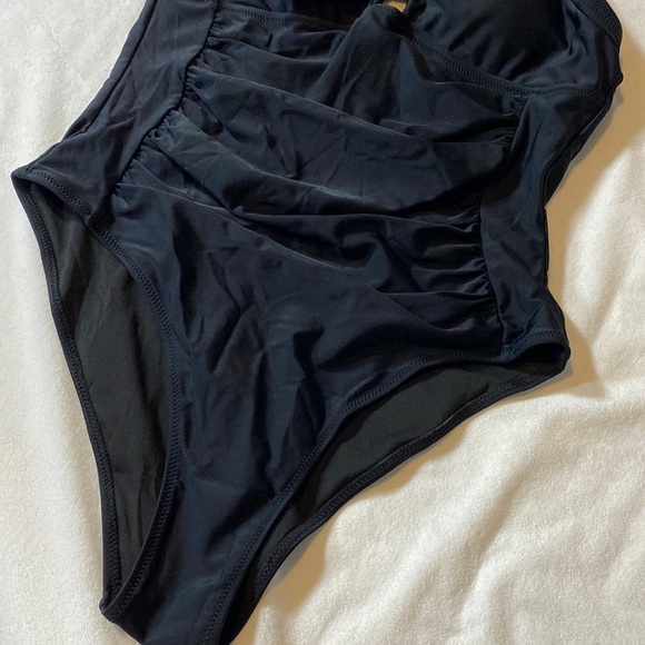 Cupshe Black One Piece Swimsuit - Picture 4 of 12